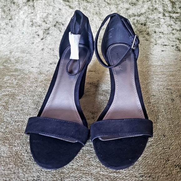 New Black Strappy Heels - Picture 2 of 3